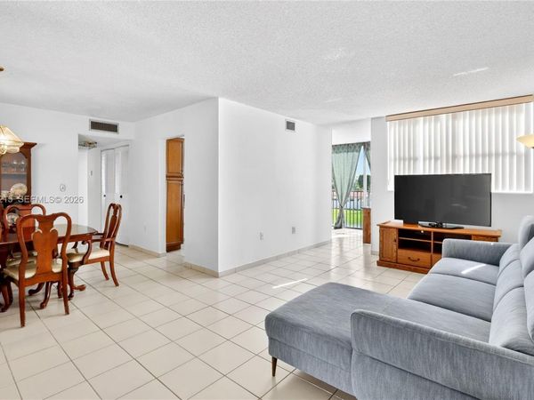 9401 SW 4th St, Unit 301-6, Miami, FL 33174