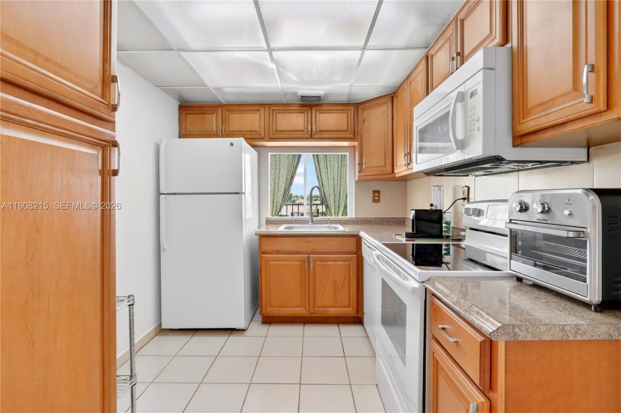 9401 SW 4th St, Unit 301-6, Miami, FL 33174 Photo