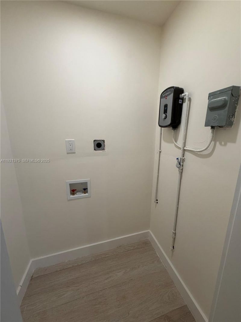 6790 SW 25th Ter, Miami, FL 33155 Photo