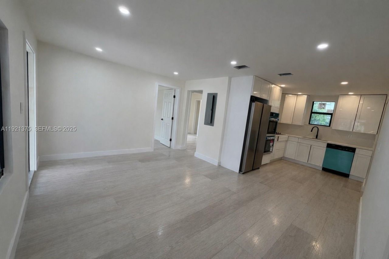 6790 SW 25th Ter, Miami, FL 33155 Photo