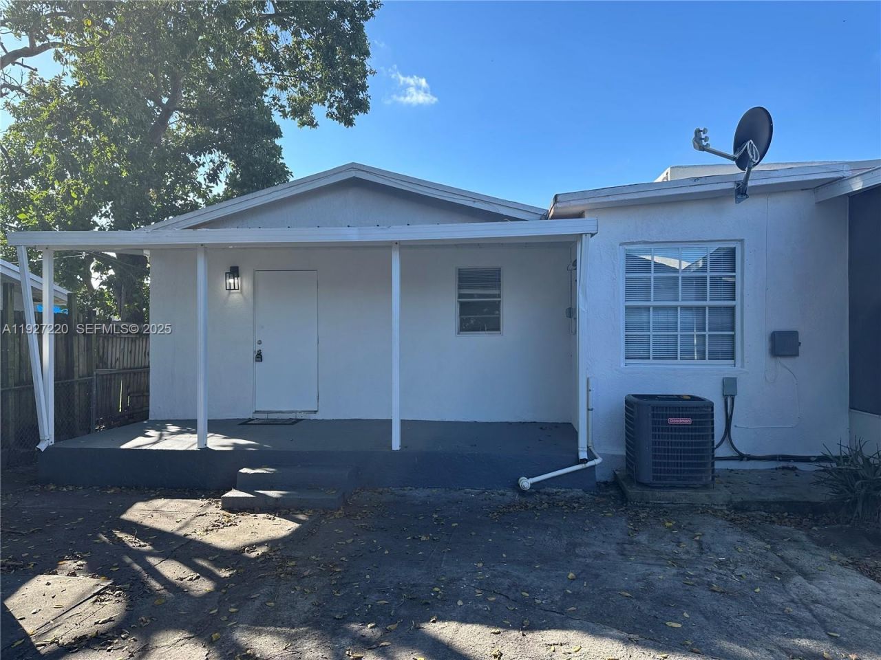 1920 NW 4th St, Unit B, Miami, FL 33125 Photo