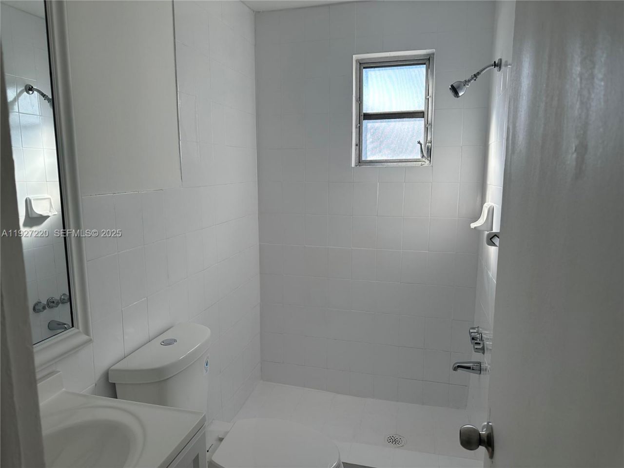 1920 NW 4th St, Unit B, Miami, FL 33125 Photo