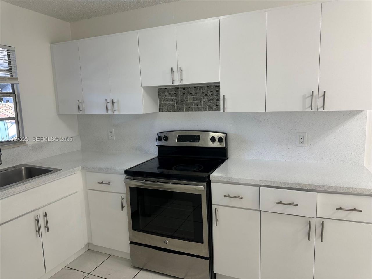 1920 NW 4th St, Unit B, Miami, FL 33125 Photo