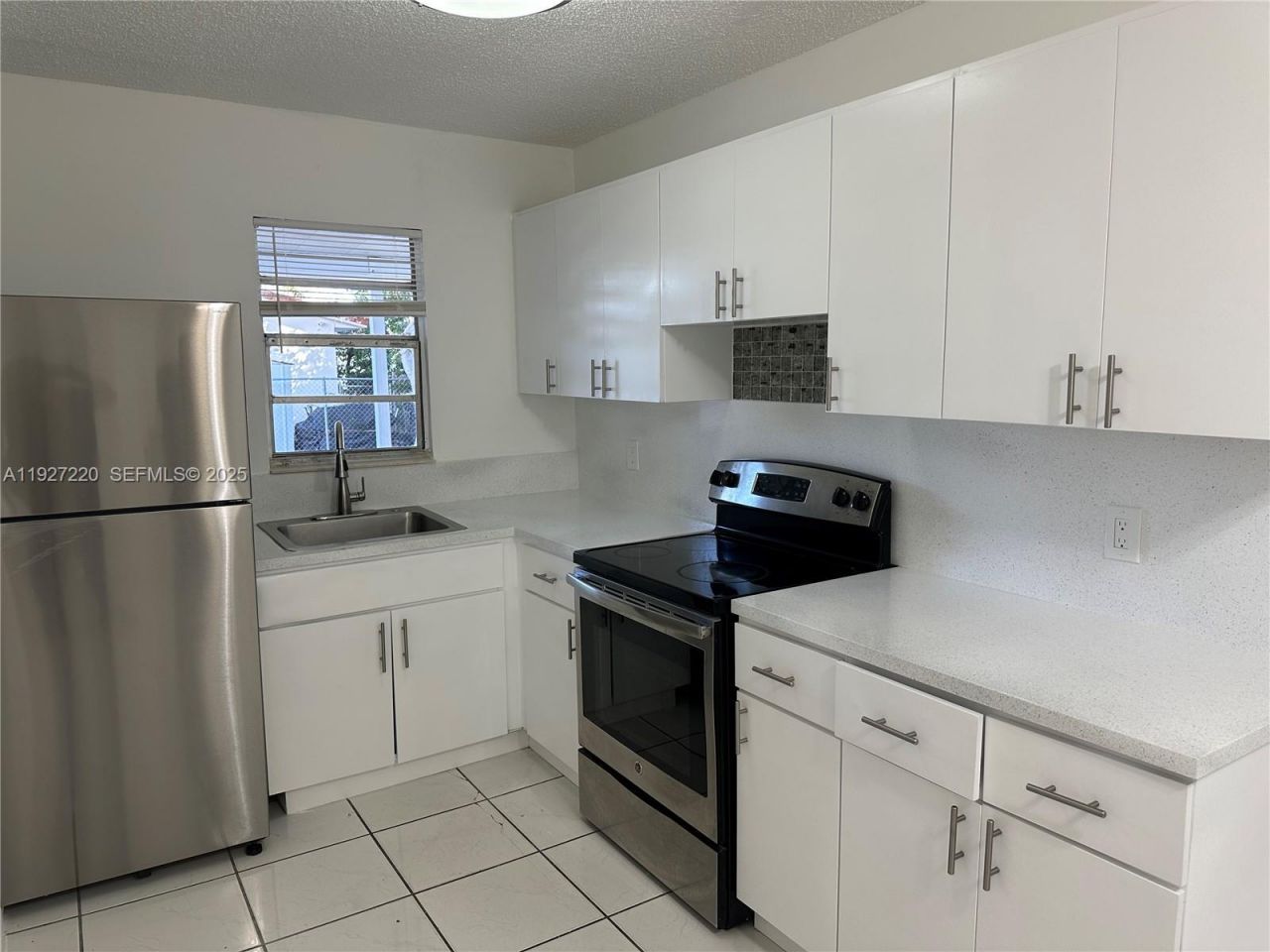1920 NW 4th St, Unit B, Miami, FL 33125 Photo