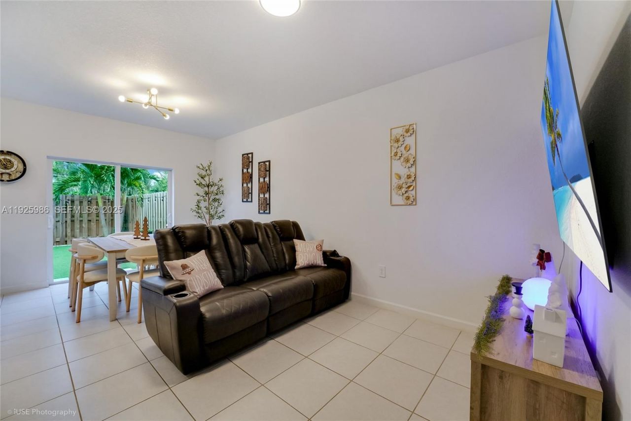 12453 NW 23rd Ct, Miami, FL 33167 Photo