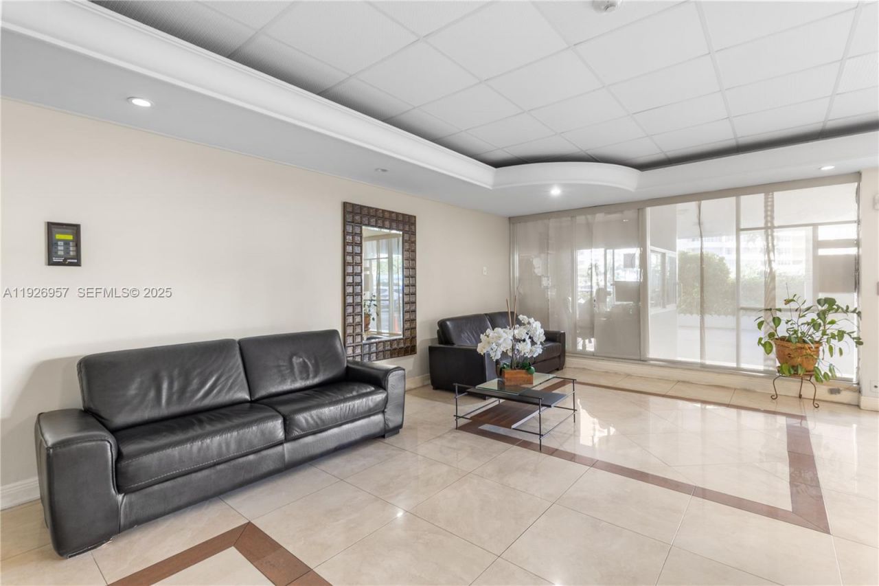 1849 S Ocean Dr, Unit 212, Hallandale Beach, FL 33009 Photo