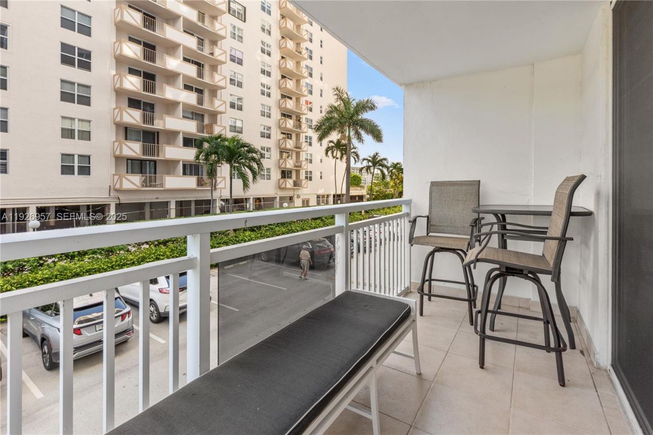 1849 S Ocean Dr, Unit 212, Hallandale Beach, FL 33009 Photo