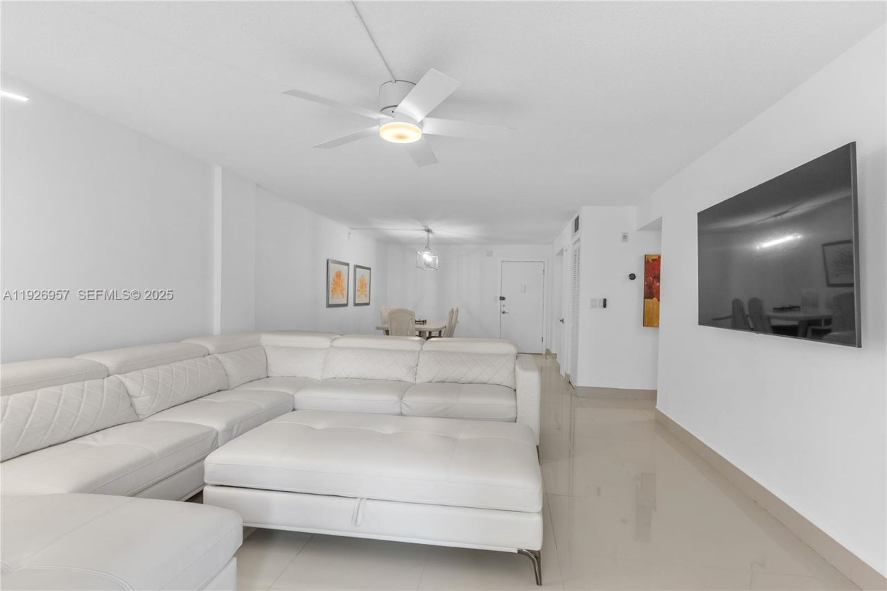 1849 S Ocean Dr, Unit 212, Hallandale Beach, FL 33009 Photo