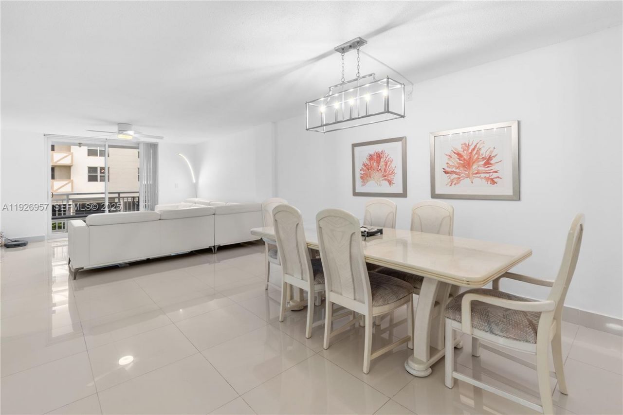 1849 S Ocean Dr, Unit 212, Hallandale Beach, FL 33009 Photo