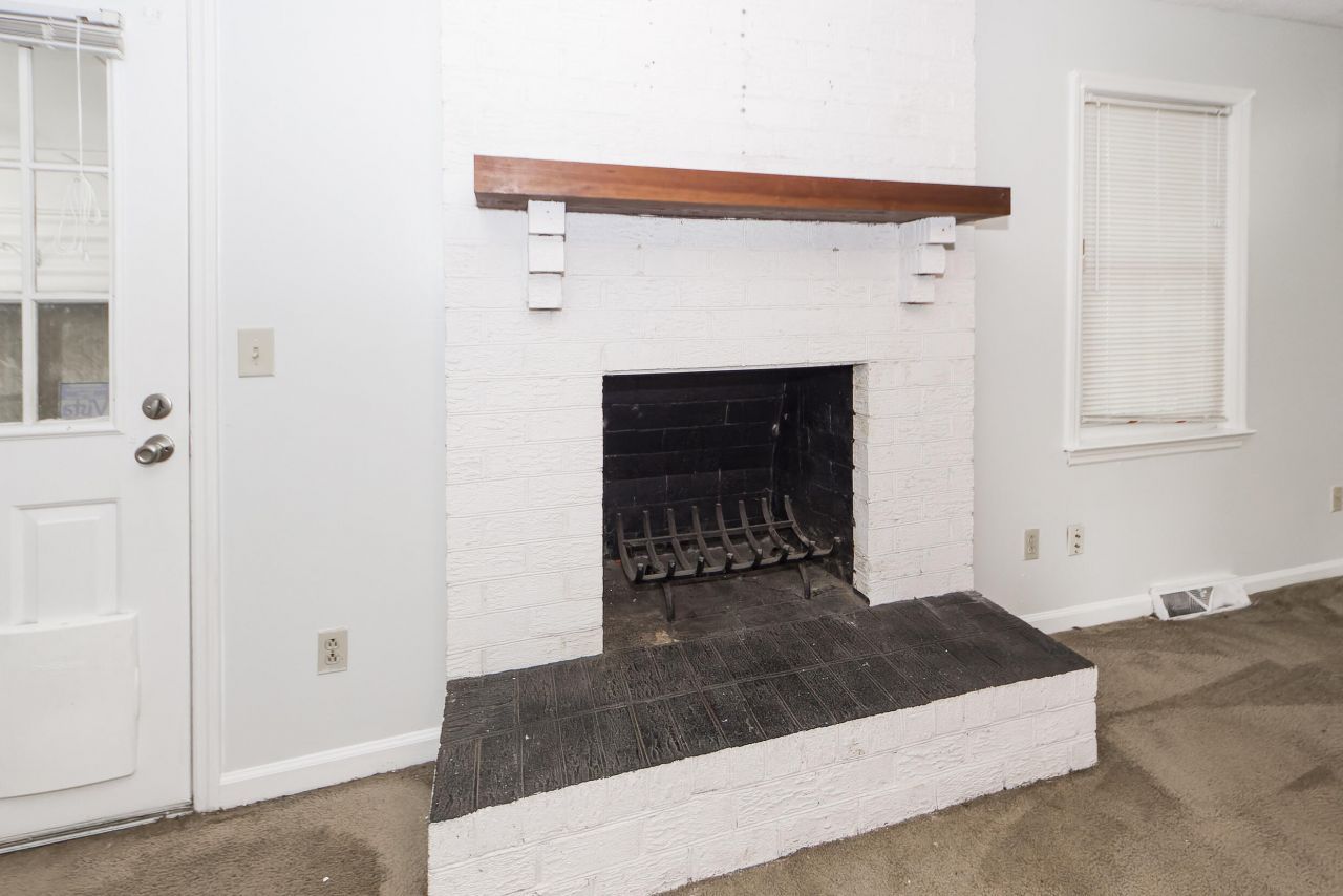 305 Chessington Circle Photo 12