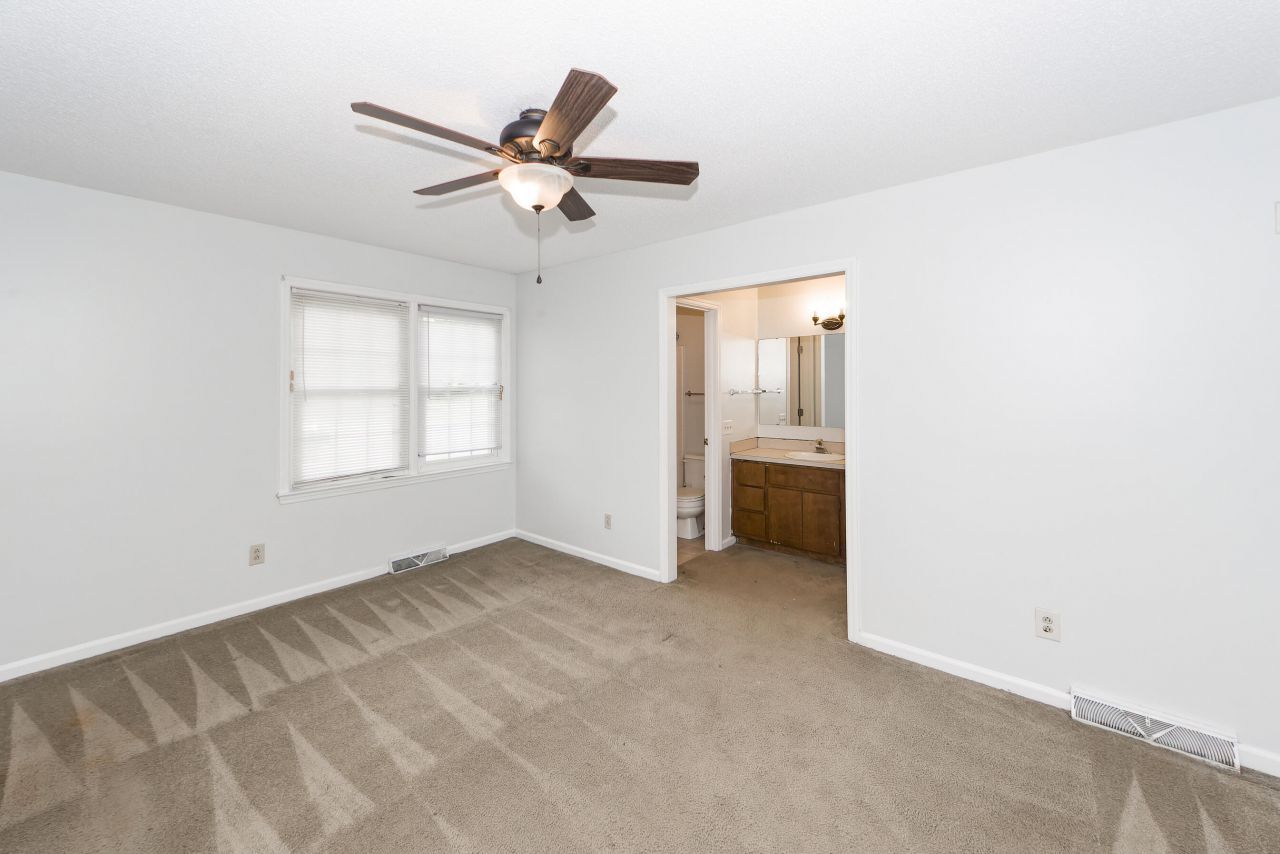 305 Chessington Circle Photo 14