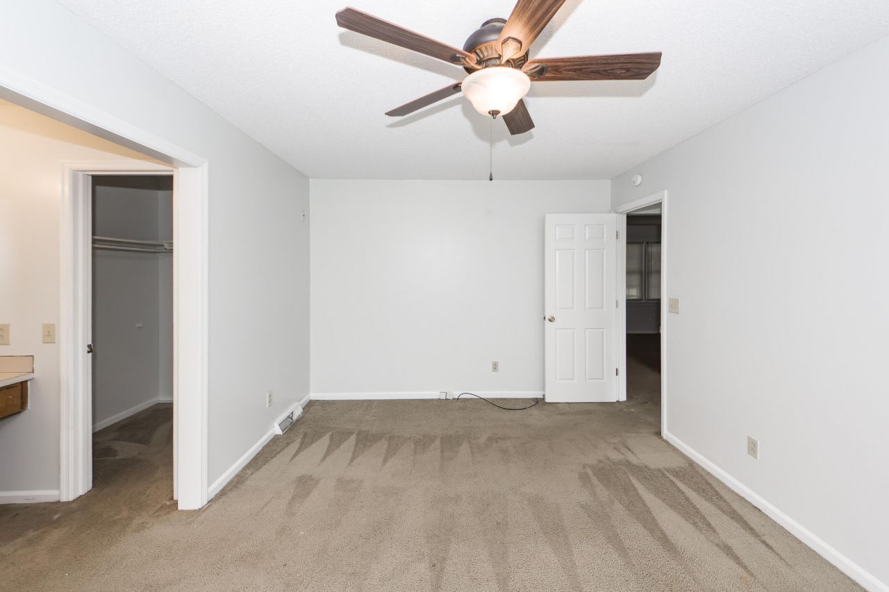 305 Chessington Circle Photo 15