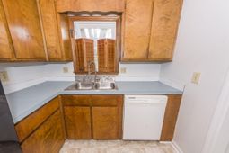 305 Chessington Circle photo 4