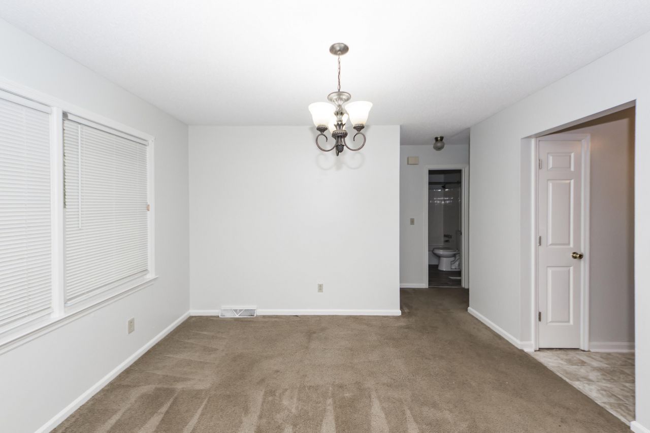 305 Chessington Circle Photo 9