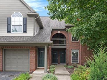 28139 Carlton Way Drive, Novi, MI 48377