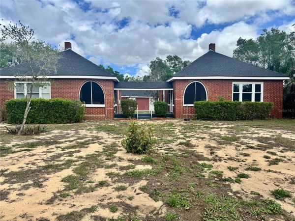 425 E SESSOMS AVENUE, LAKE WALES, FL 33853