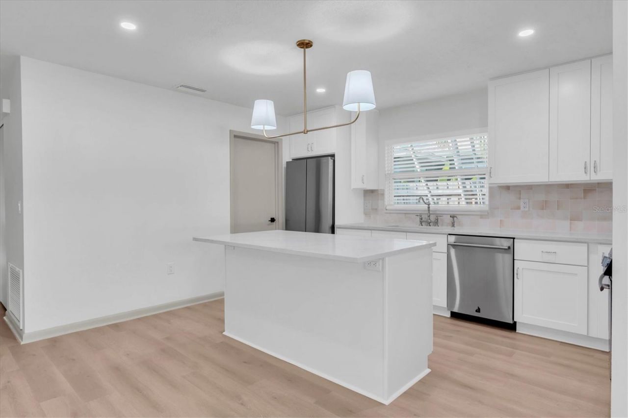 1720 34th Avenue N, Saint Petersburg, FL 33713 Photo