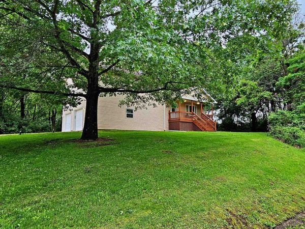 1 Wherry Drive, Putnam, IL 61560