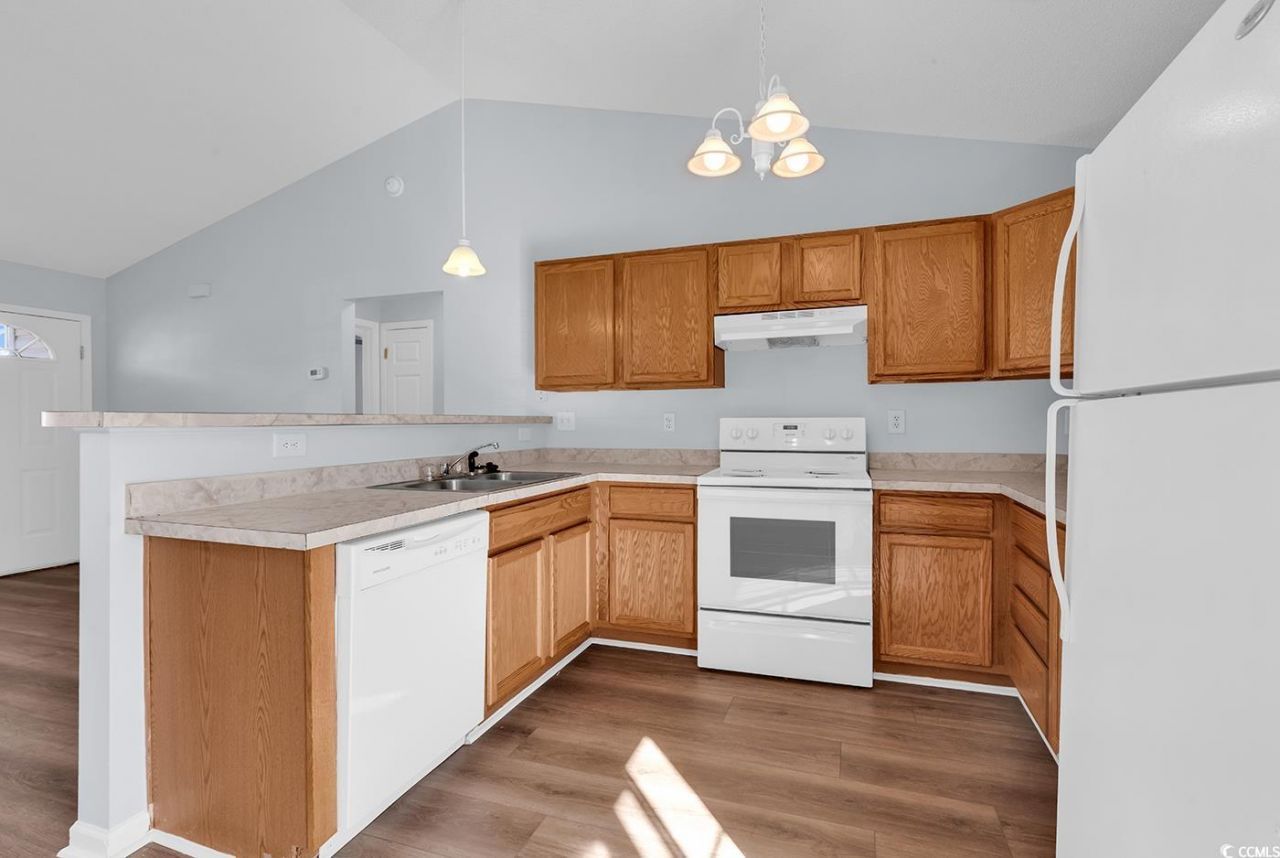 6296 Donahue Dr. Photo 11