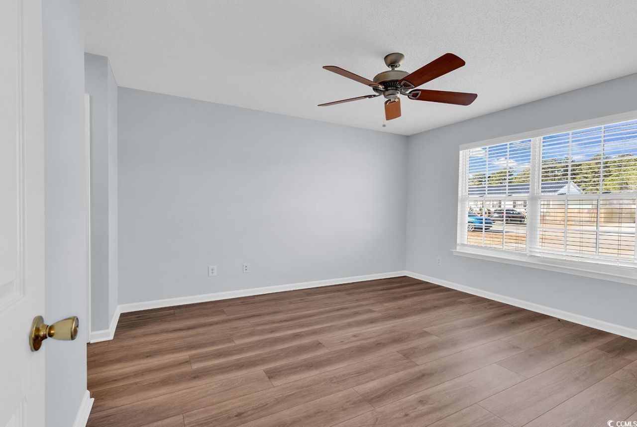 6296 Donahue Dr. Photo 15