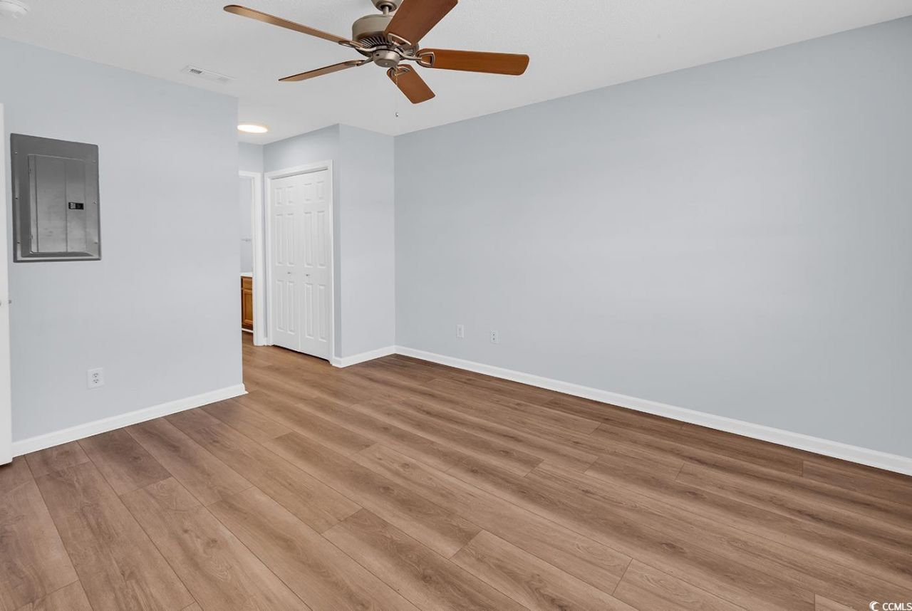 6296 Donahue Dr. Photo 16