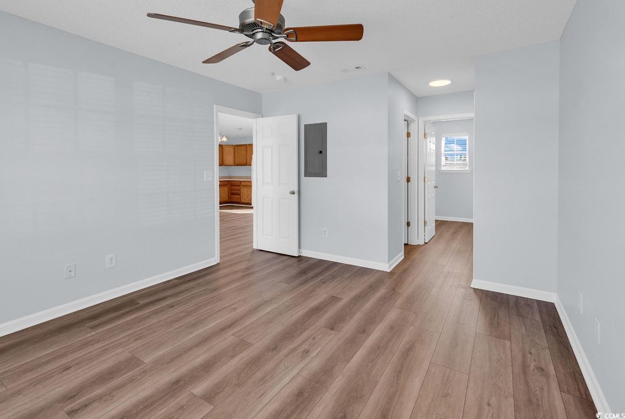 6296 Donahue Dr. Photo 17