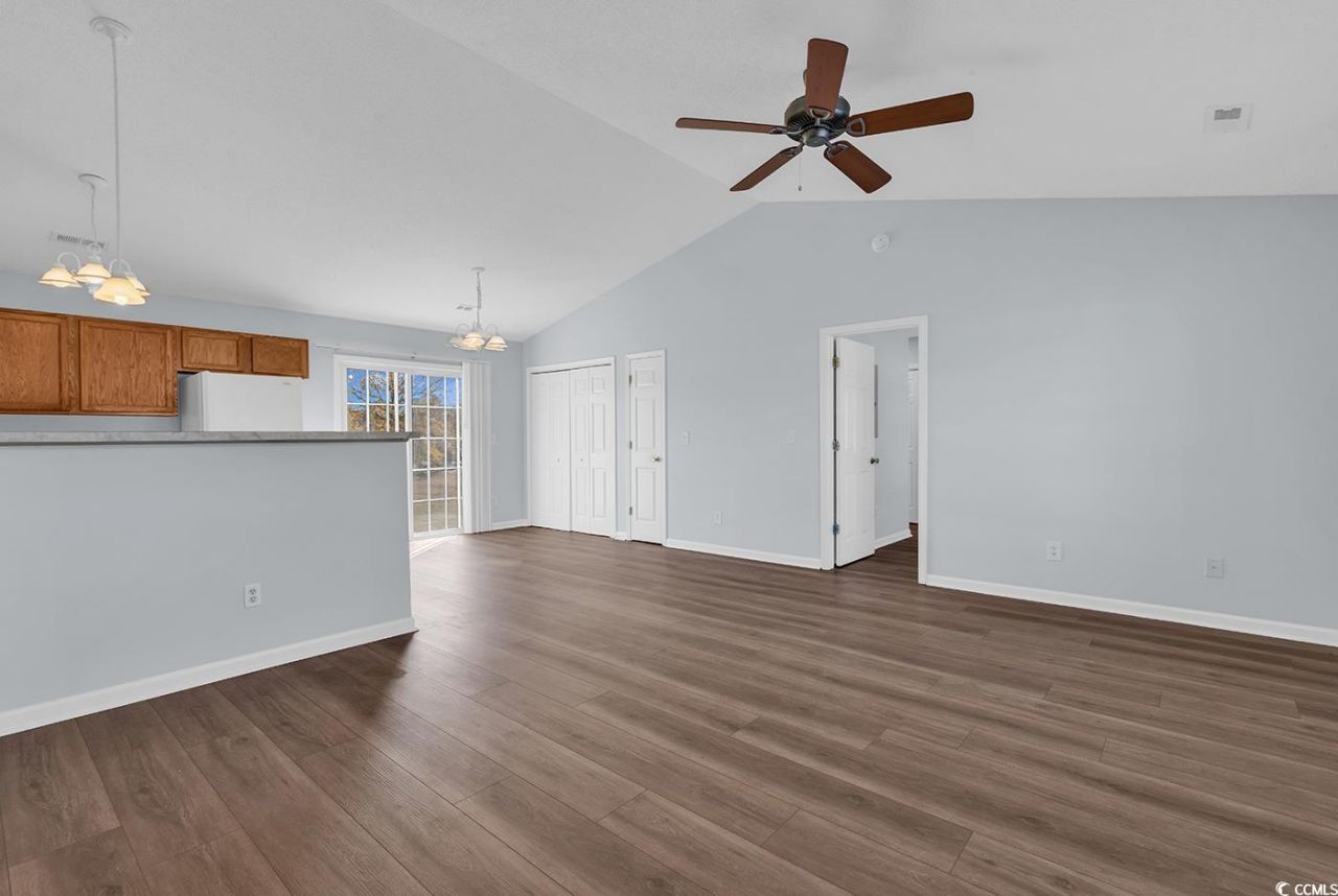 6296 Donahue Dr. Photo 3