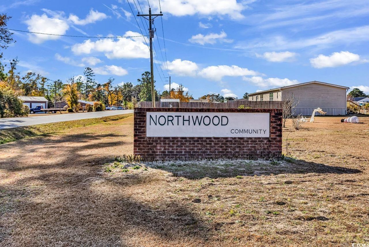 6296 Donahue Dr. Photo 34