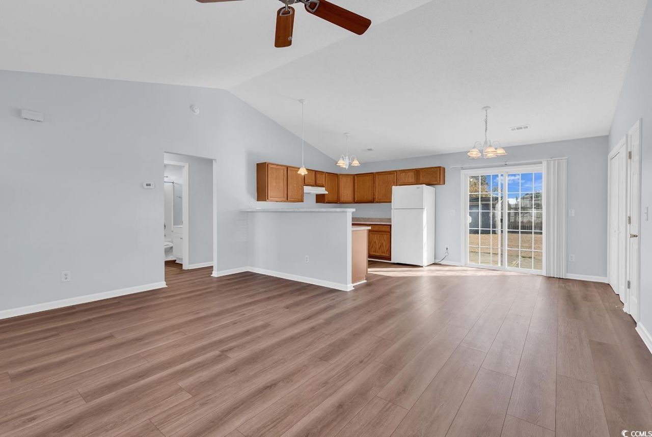 6296 Donahue Dr. Photo 5