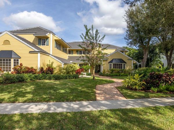 2883 Banyan Boulevard Circle NW, Boca Raton, FL 33431