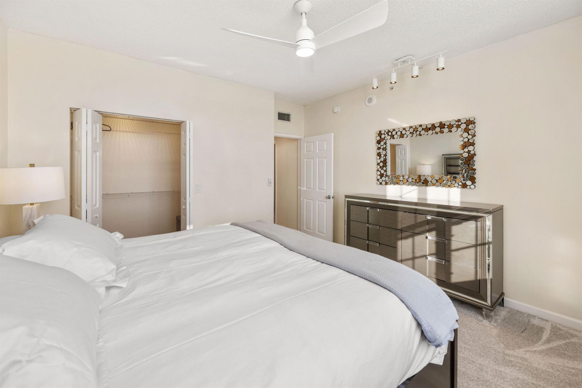 651 Okeechobee Boulevard, Unit 1107, West Palm Beach, FL 33401 Photo