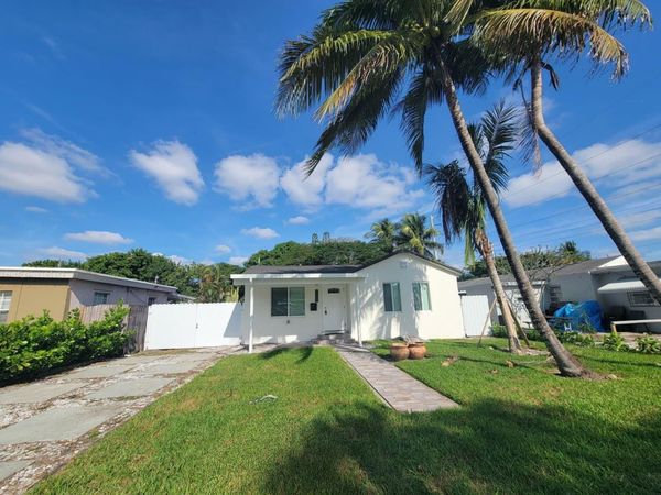 2207 Taft Street, Hollywood, FL 33020