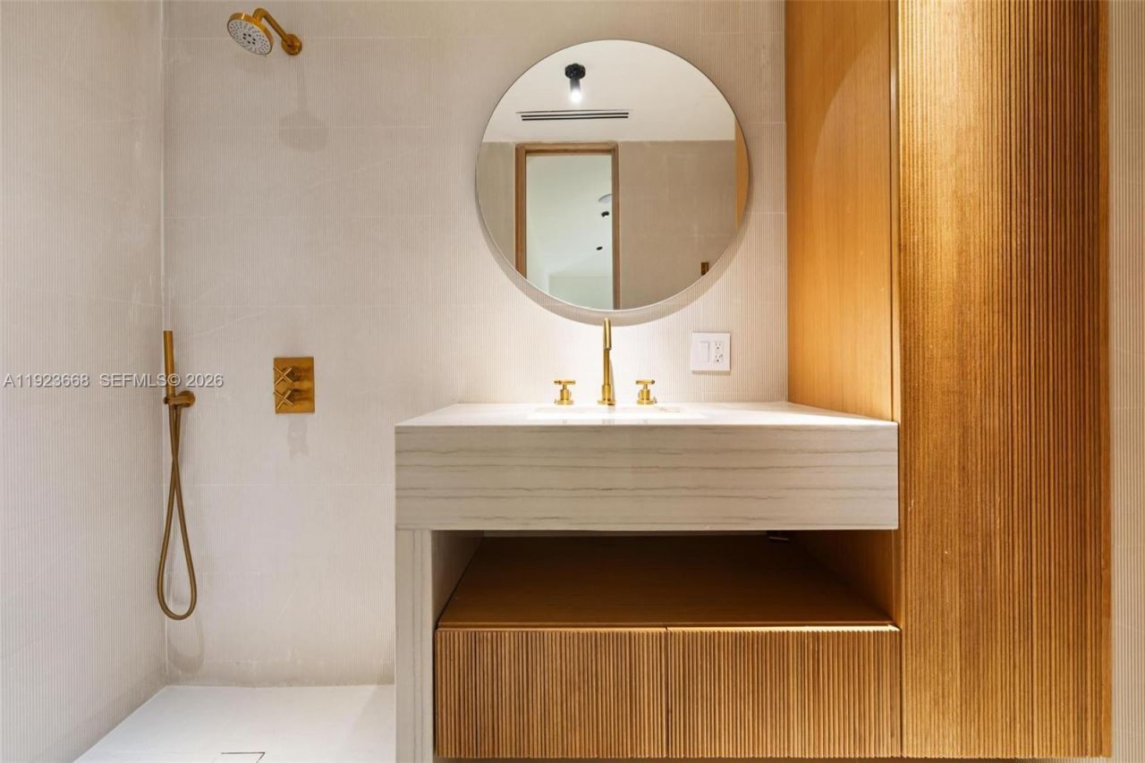 7425 Belle Meade Blvd, Miami, FL 33138 Photo