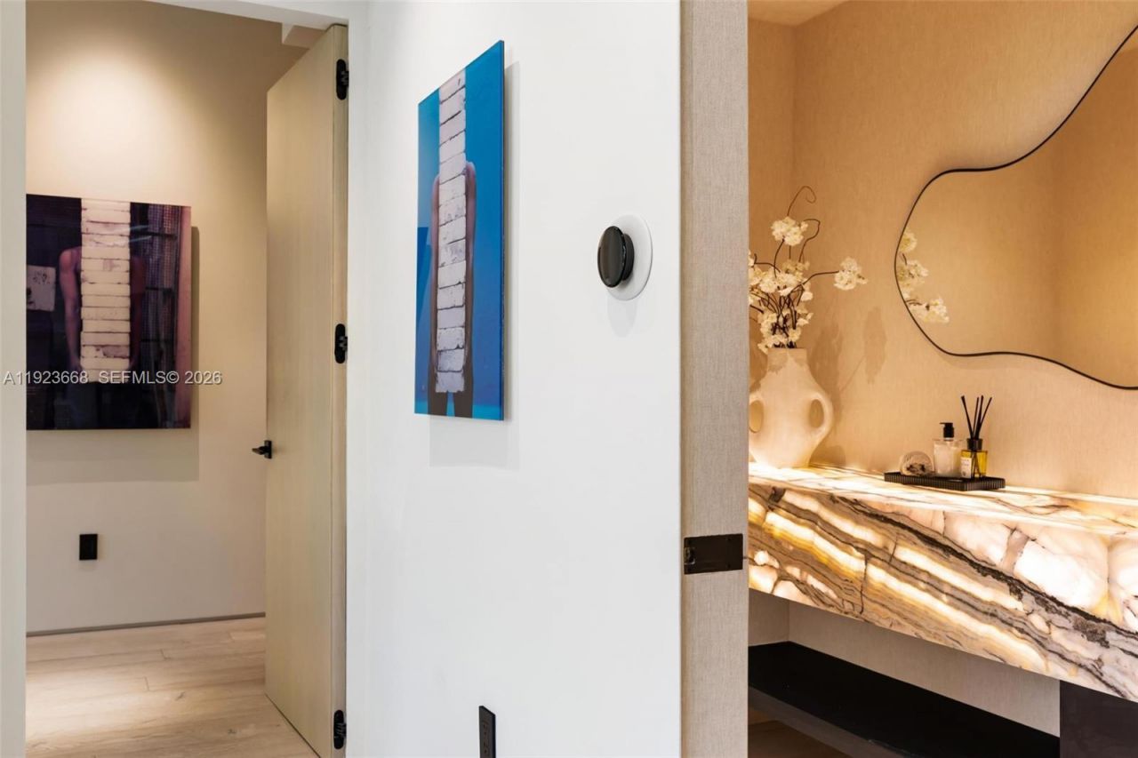 7425 Belle Meade Blvd, Miami, FL 33138 Photo