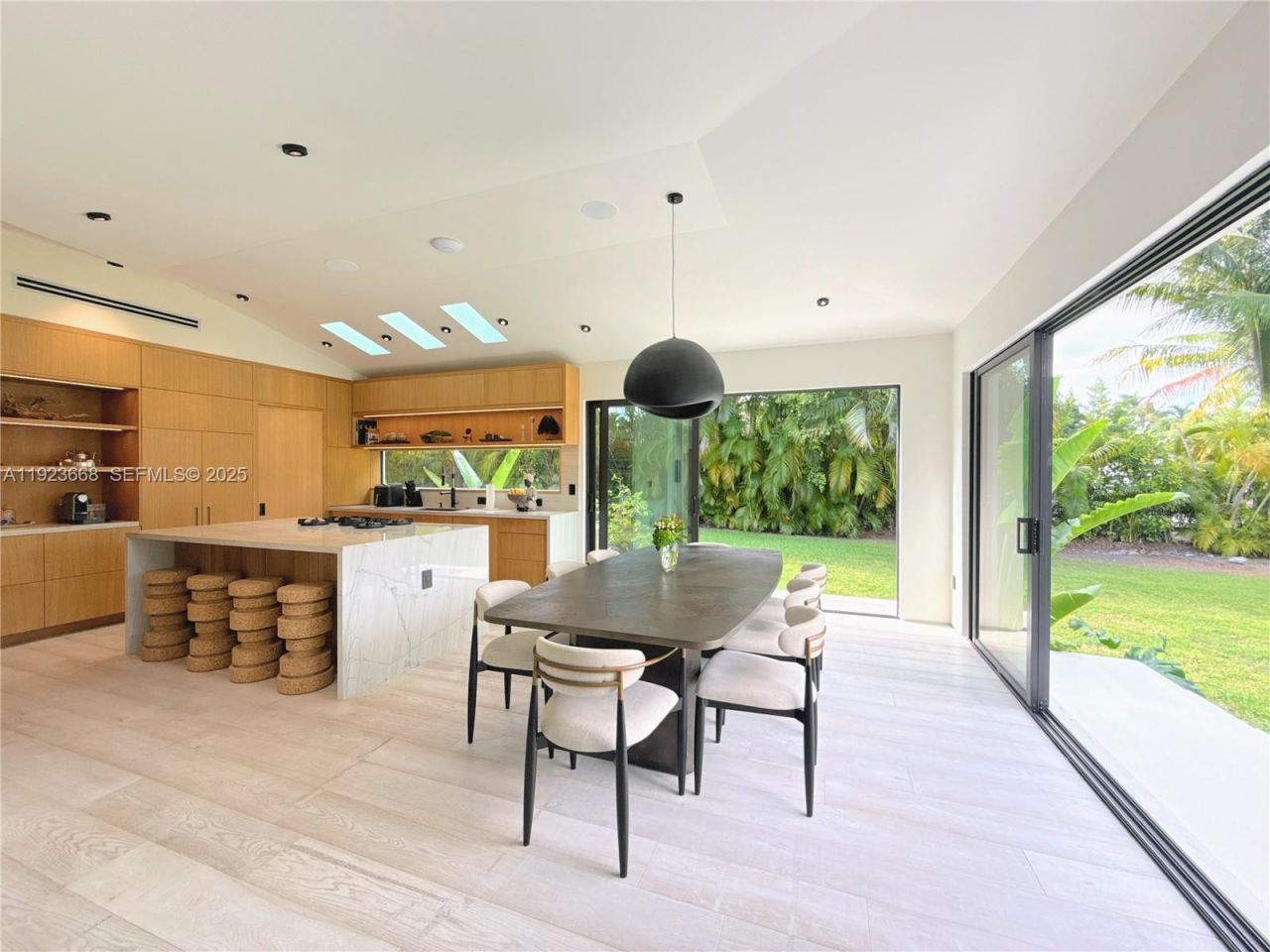 7425 Belle Meade Blvd, Miami, FL 33138 Photo