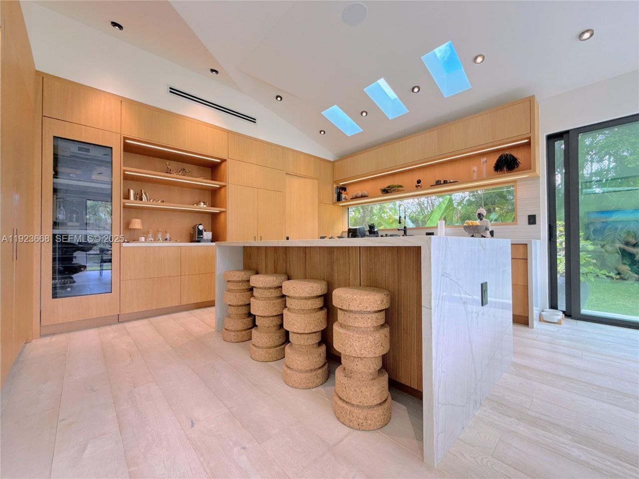 7425 Belle Meade Blvd, Miami, FL 33138 Photo