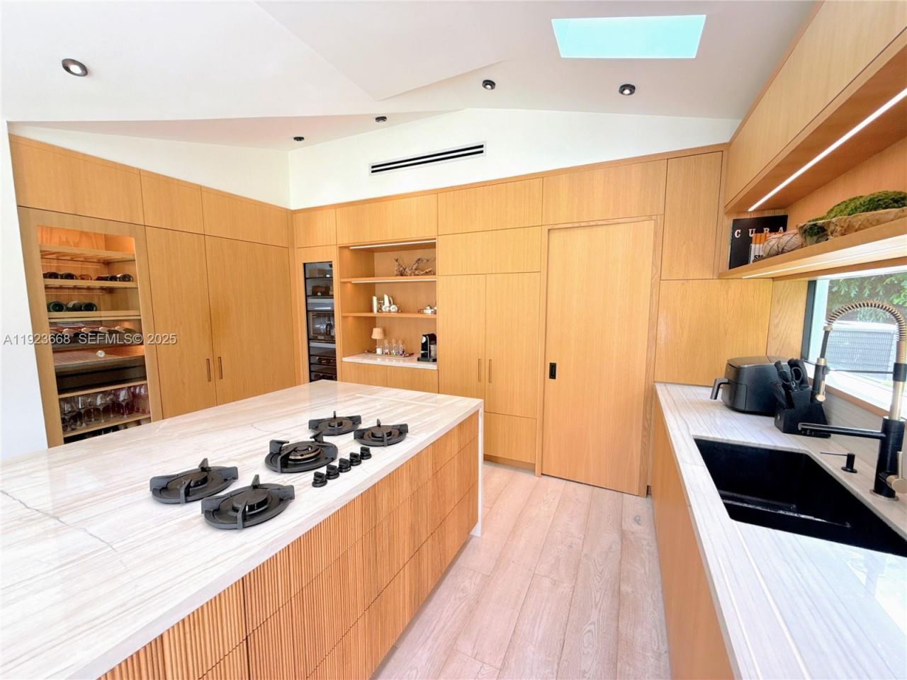 7425 Belle Meade Blvd, Miami, FL 33138 Photo