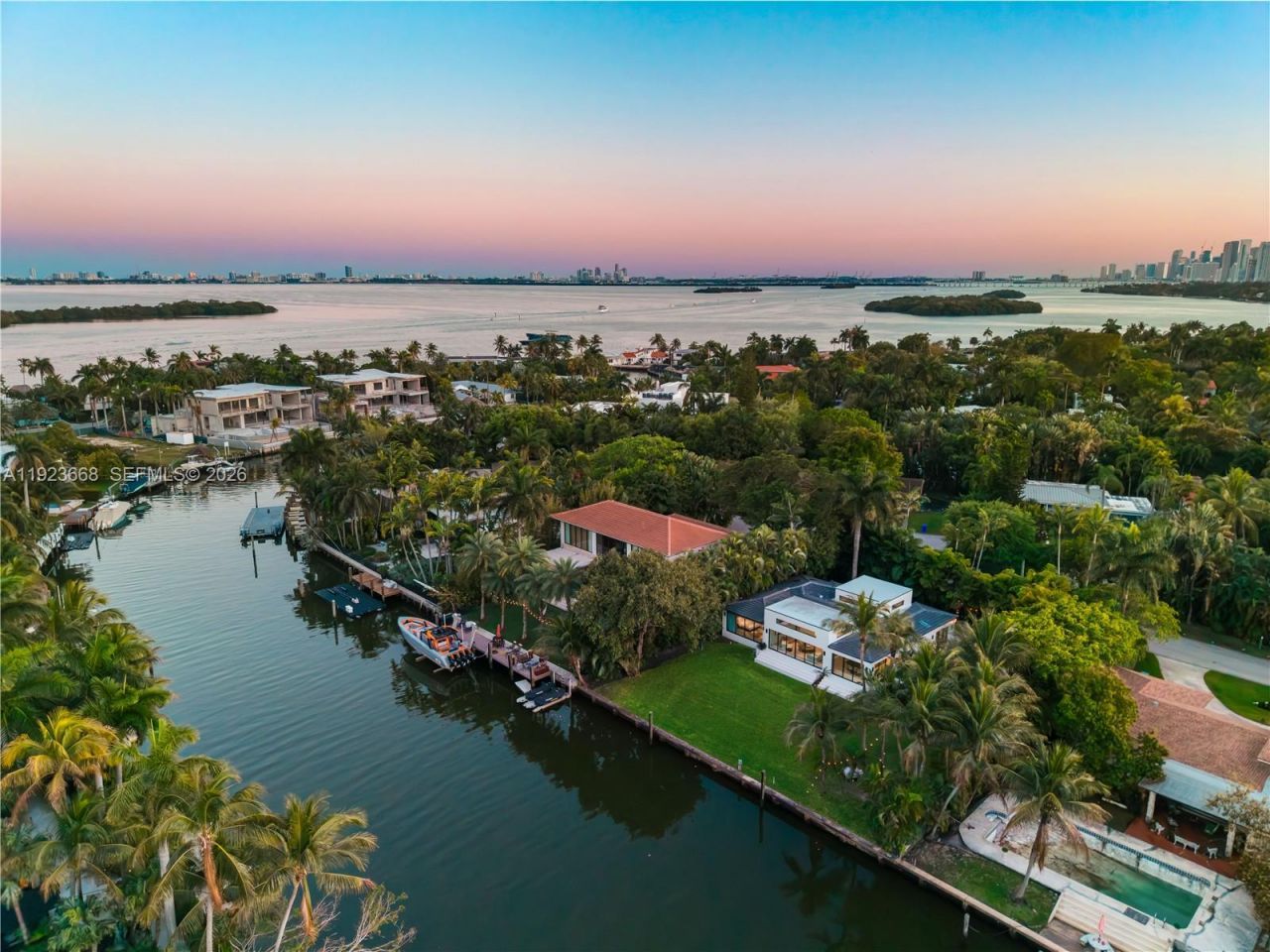 7425 Belle Meade Blvd, Miami, FL 33138 Photo