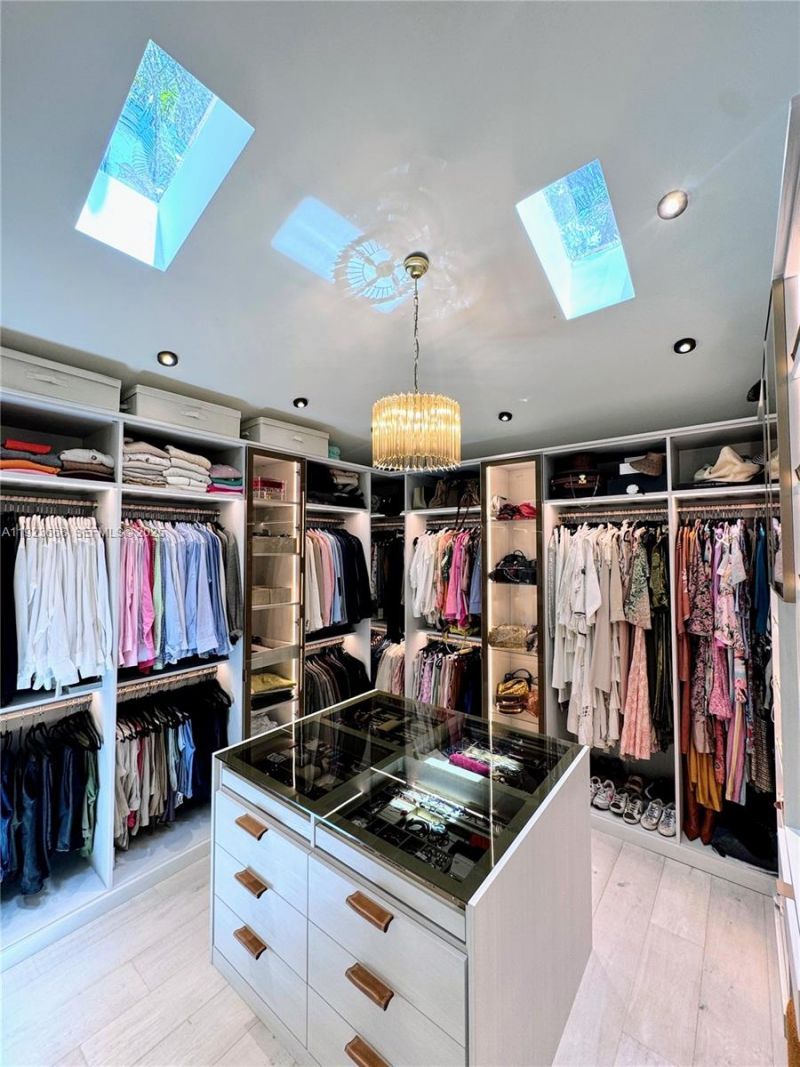 7425 Belle Meade Blvd, Miami, FL 33138 Photo