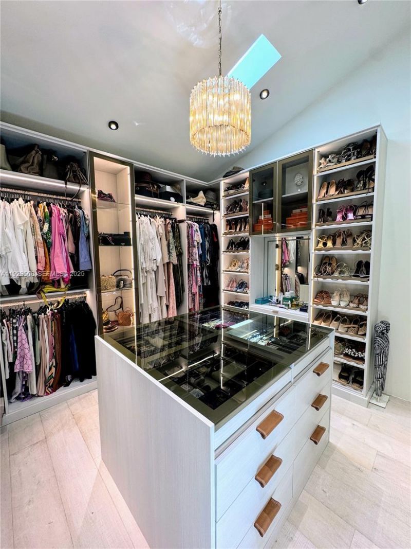 7425 Belle Meade Blvd, Miami, FL 33138 Photo