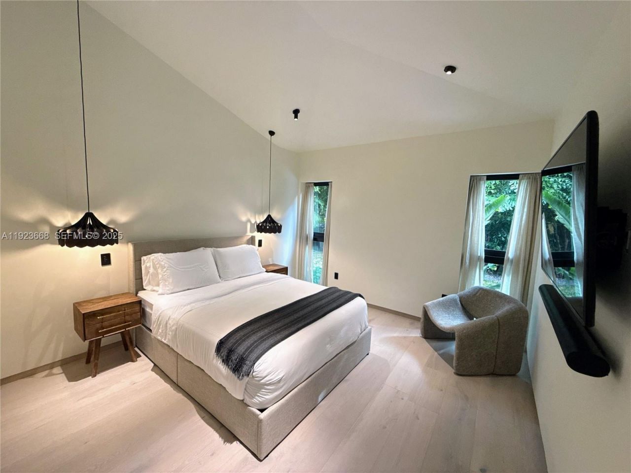 7425 Belle Meade Blvd, Miami, FL 33138 Photo