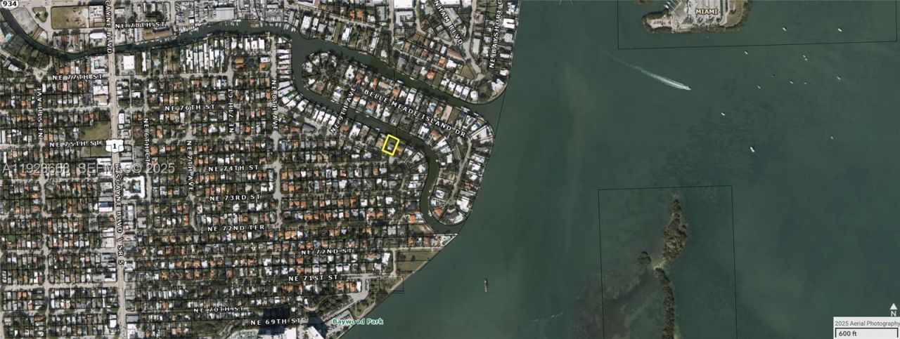 7425 Belle Meade Blvd, Miami, FL 33138 Photo