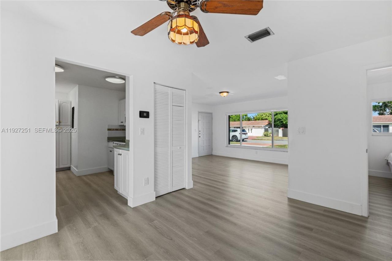 9864 SW 26th Ter, Miami, FL 33165 Photo