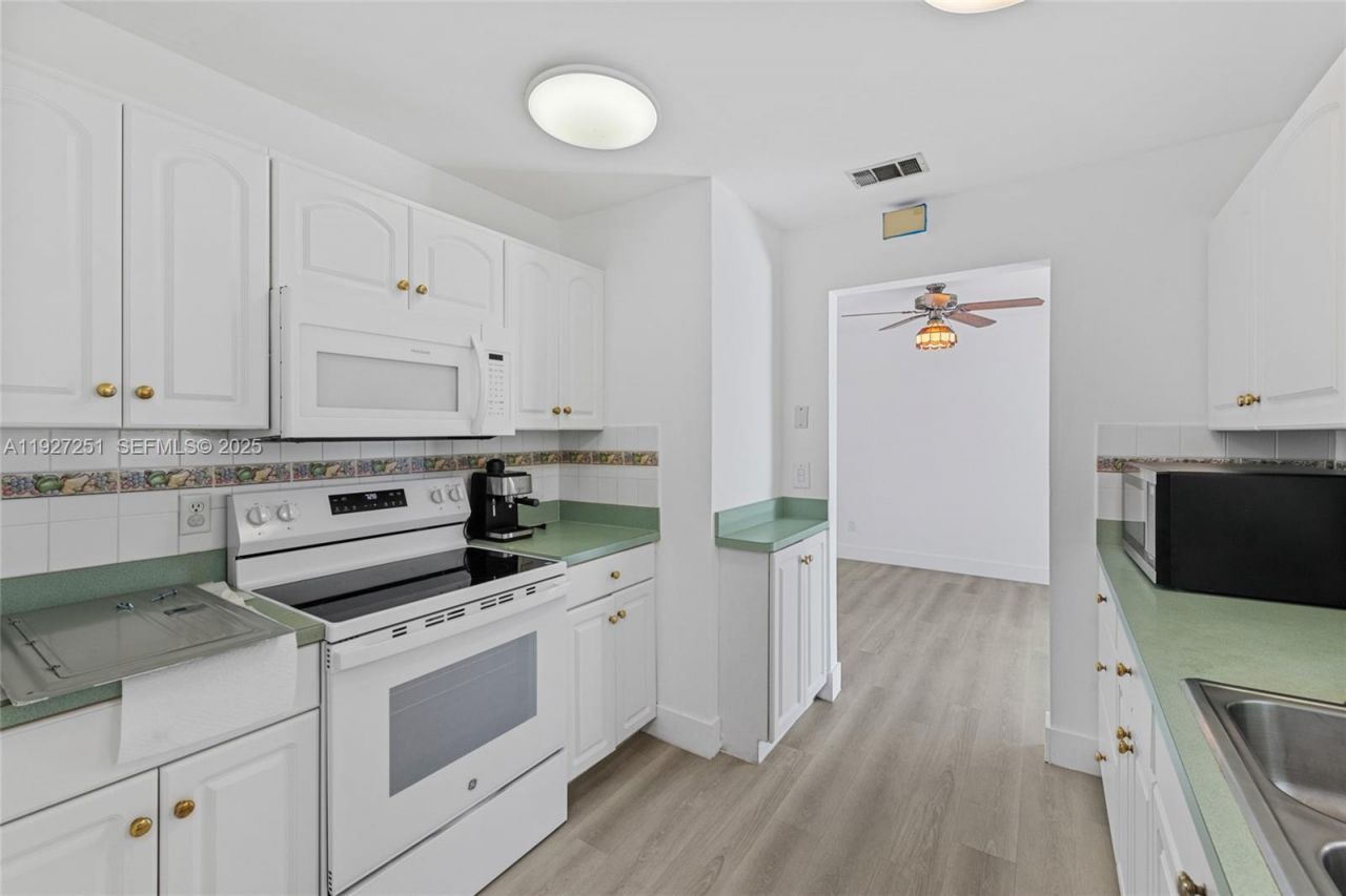 9864 SW 26th Ter, Miami, FL 33165 Photo