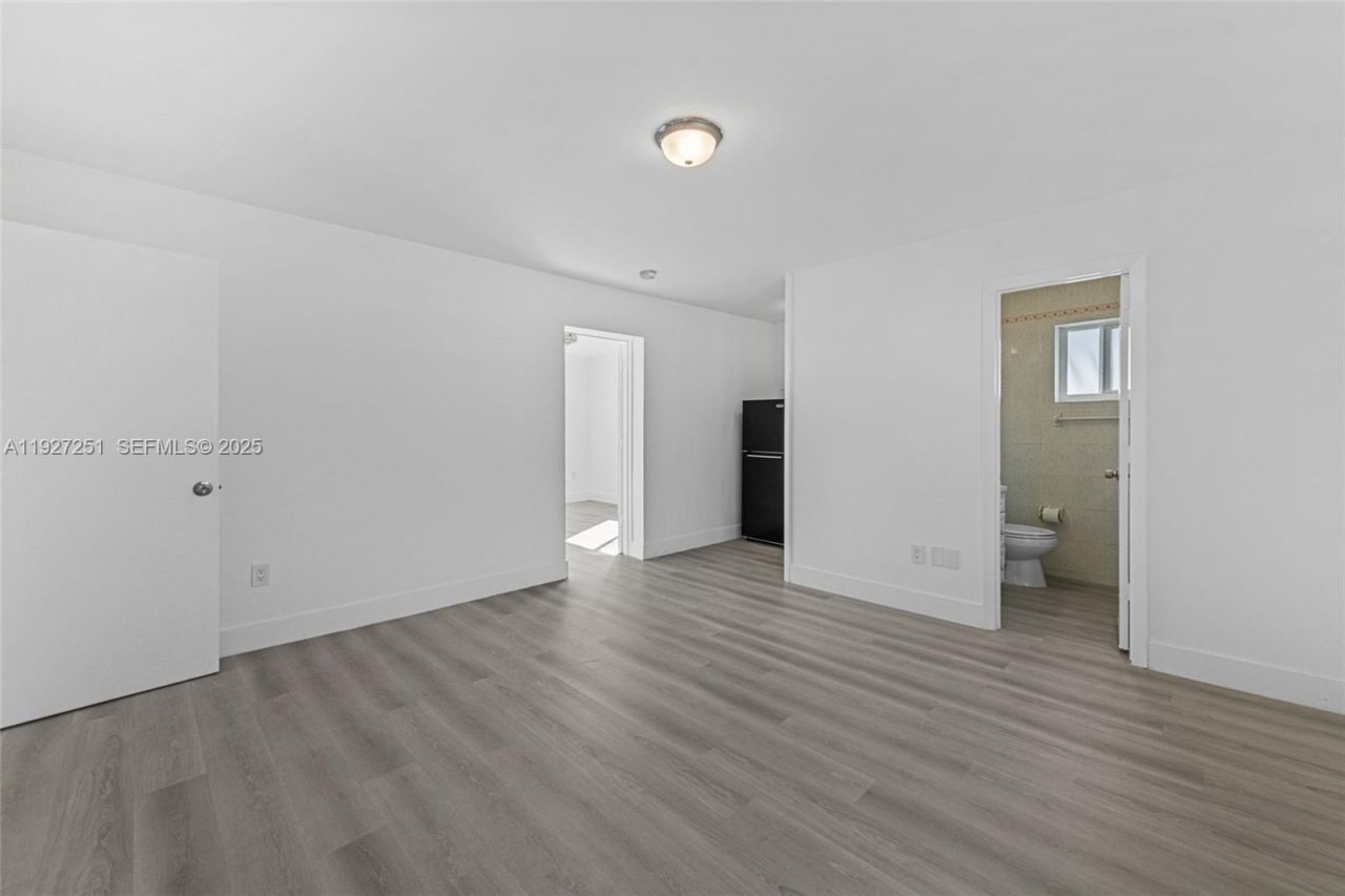 9864 SW 26th Ter, Miami, FL 33165 Photo