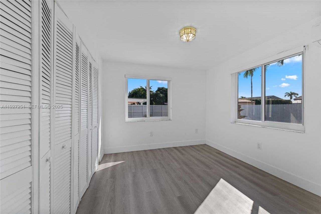 9864 SW 26th Ter, Miami, FL 33165 Photo