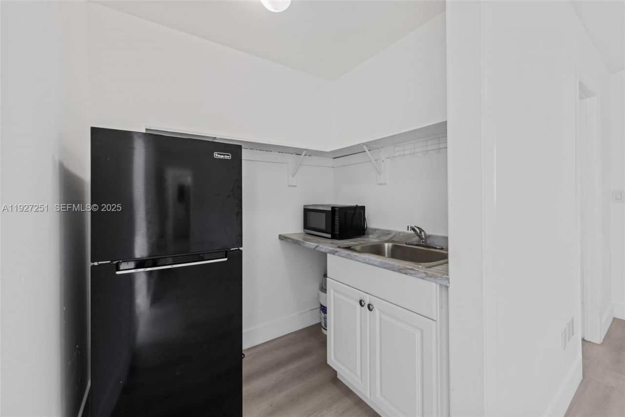 9864 SW 26th Ter, Miami, FL 33165 Photo