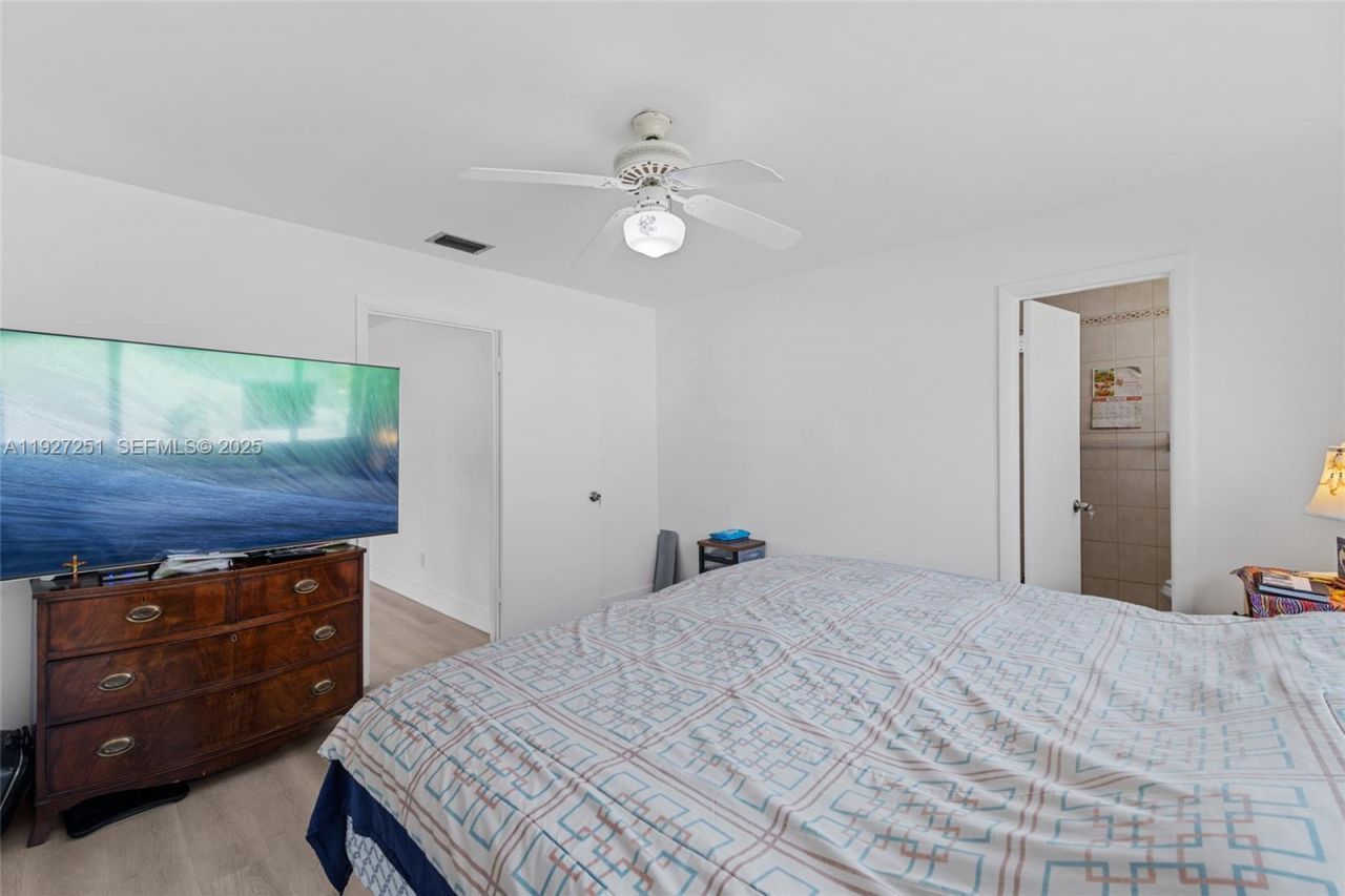 9864 SW 26th Ter, Miami, FL 33165 Photo