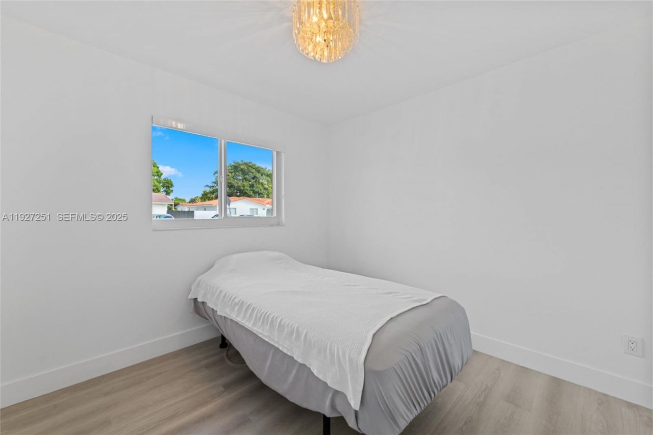 9864 SW 26th Ter, Miami, FL 33165 Photo