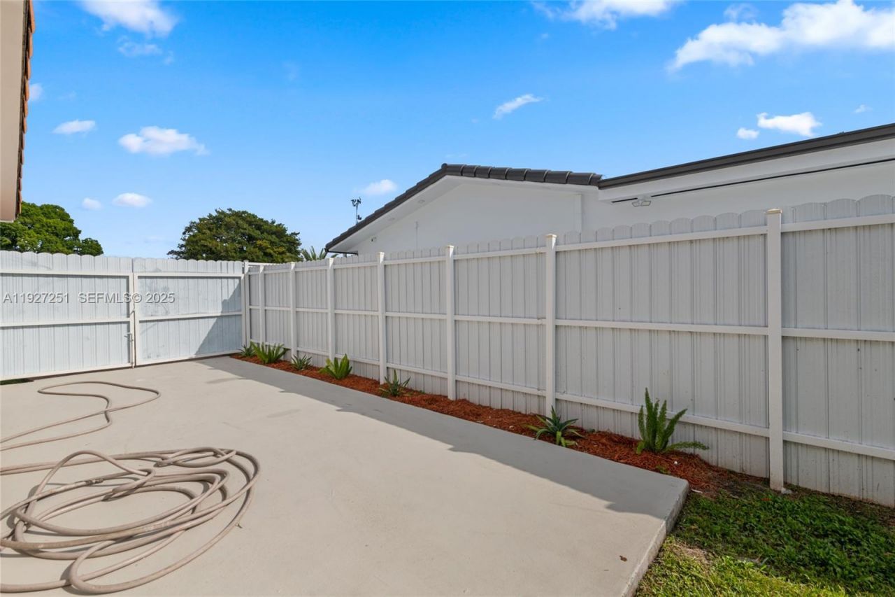 9864 SW 26th Ter, Miami, FL 33165 Photo